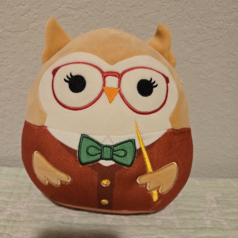 Squishmallow Jaydelle the Teacher Owl plush. 8 inches.